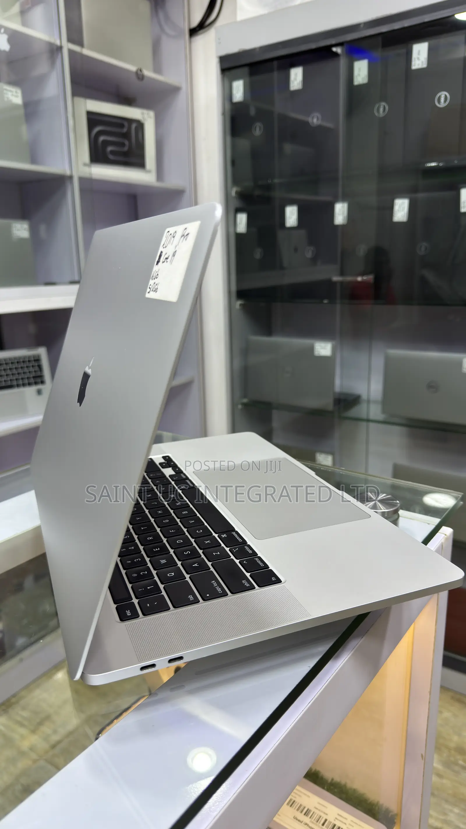 Laptop Apple MacBook Pro 2019 16GB Intel Core i9 SSD 512GB
