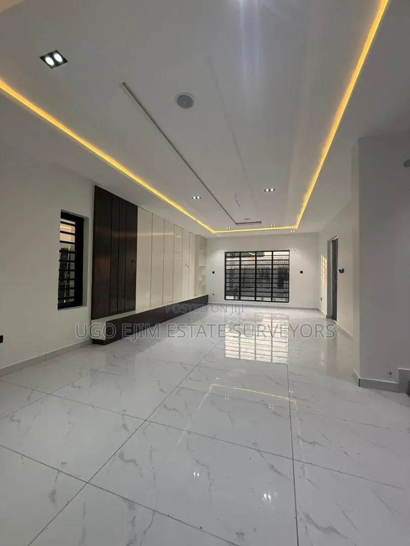 4bdrm Duplex in Cocaine Estate, Port-Harcourt for sale