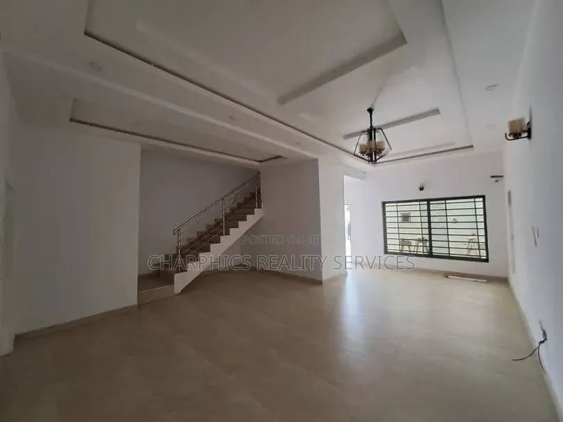 4bdrm Duplex in Shonibare Estate for rent