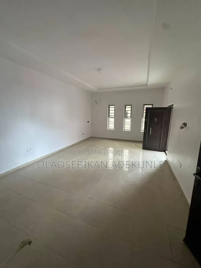 1bdrm Apartment in Chevron Lekki, Thomas Estate for rent