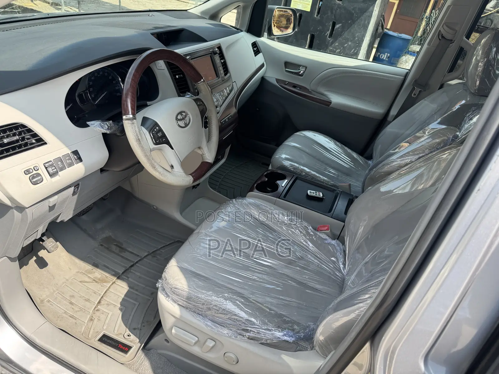 Toyota Sienna Limited 7 Passenger 2011 Silver