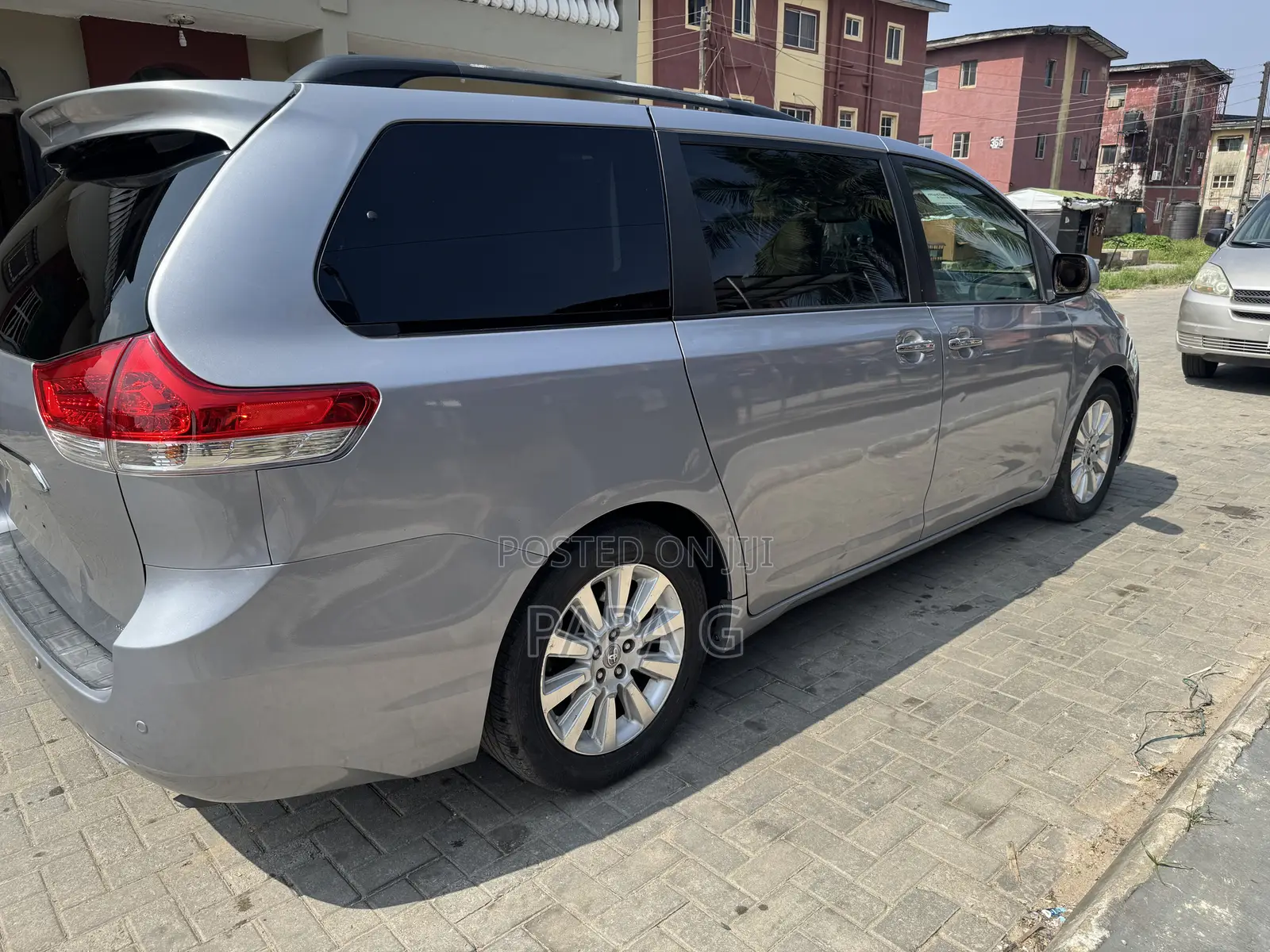 Toyota Sienna Limited 7 Passenger 2011 Silver