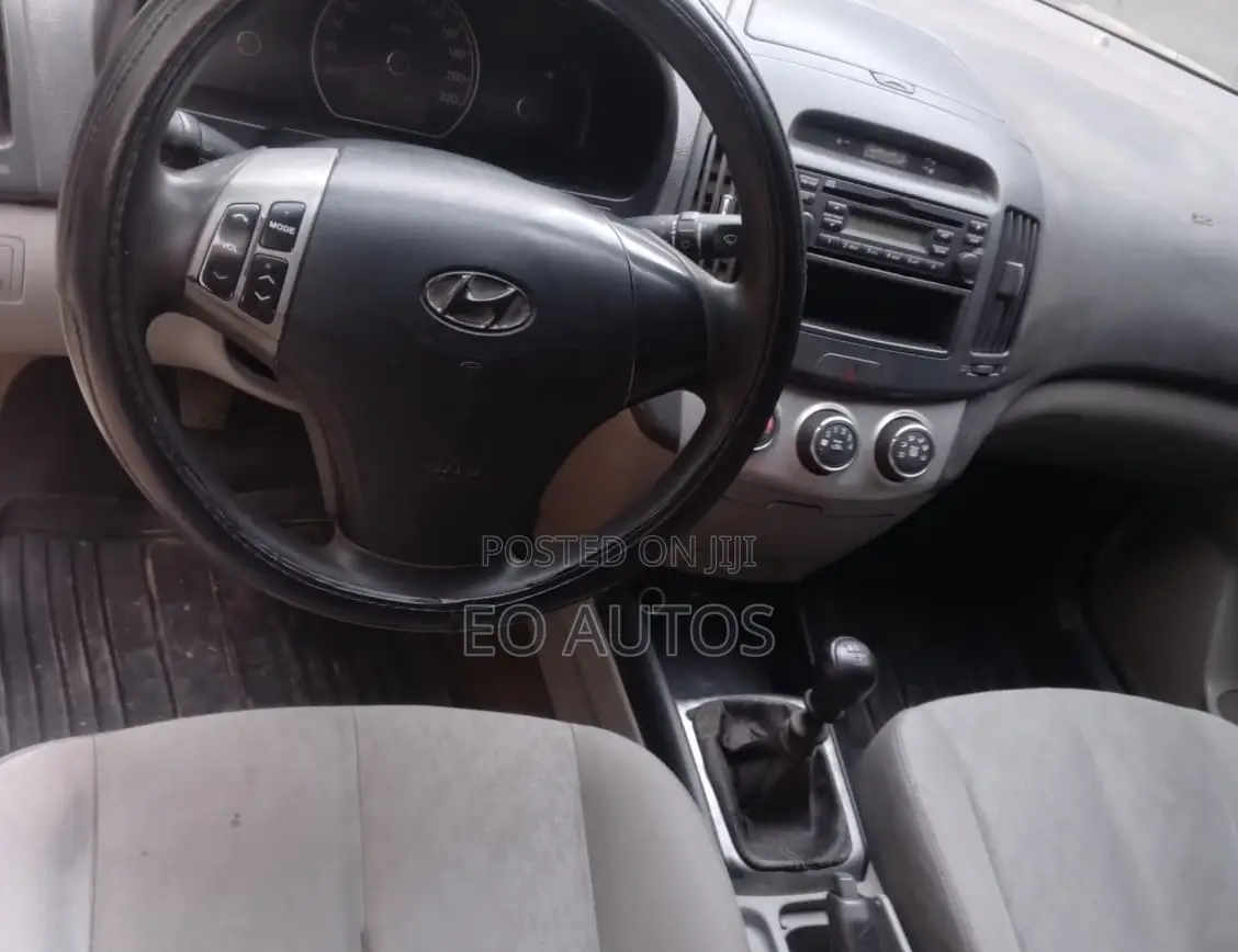 Hyundai Elantra 2008 White