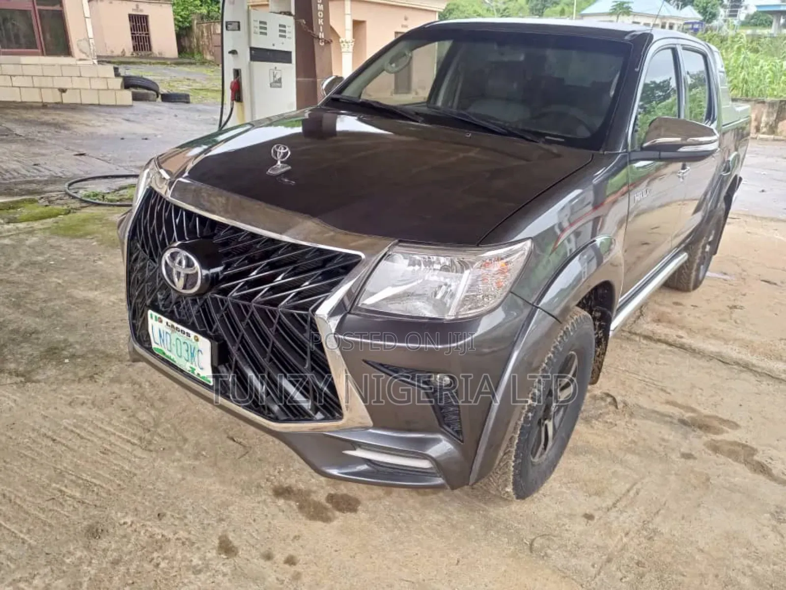 Toyota Hilux 2015 Gray