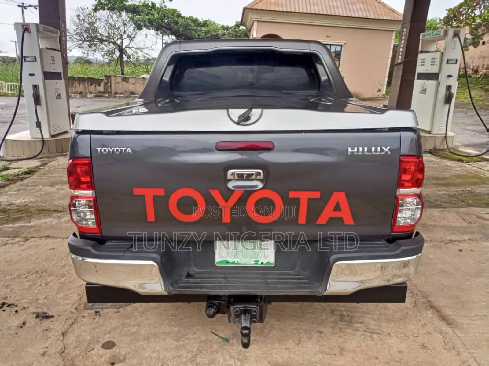 Toyota Hilux 2015 Gray