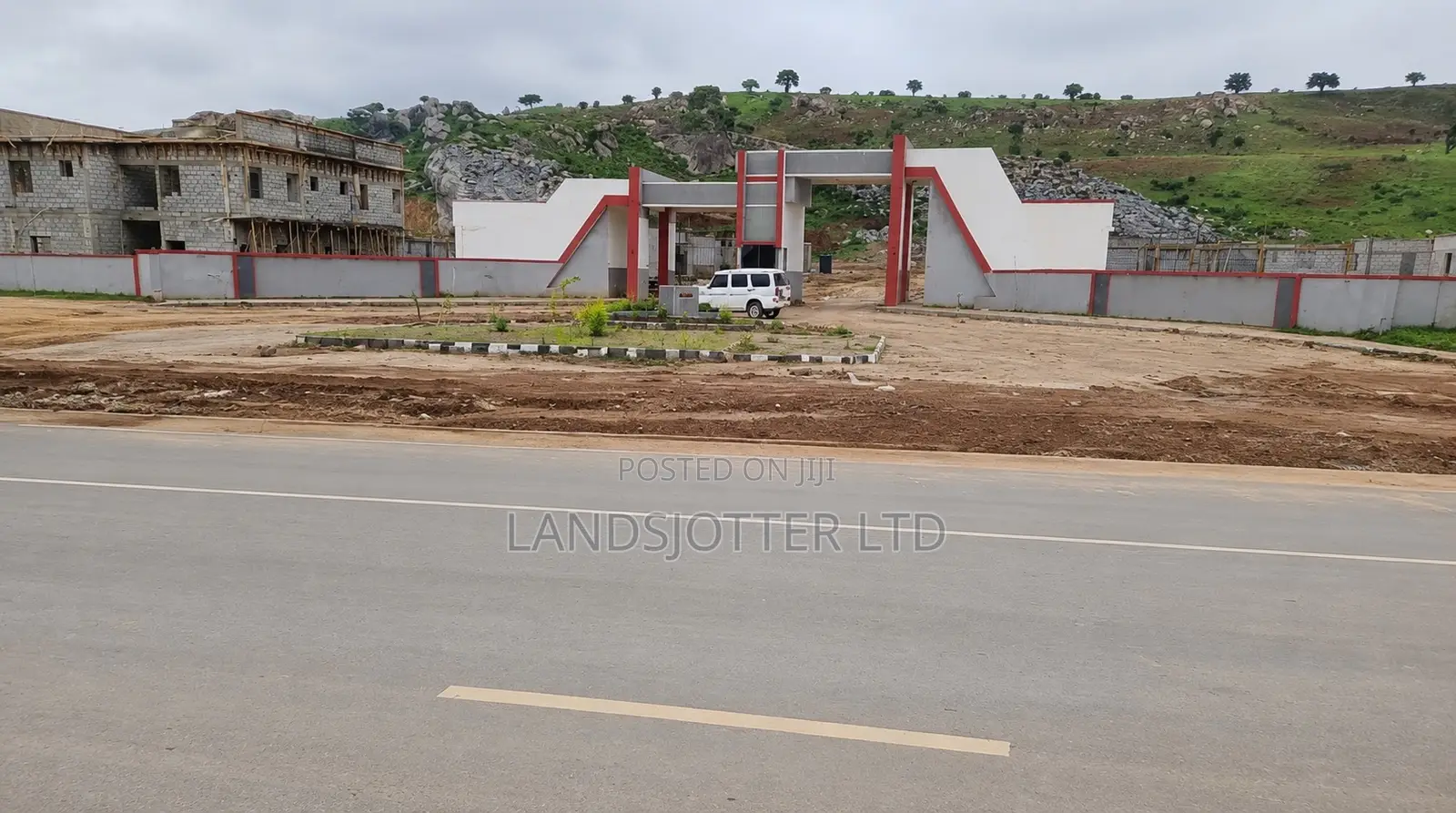 1000sqm -7bedroom Fully Detached Mansion