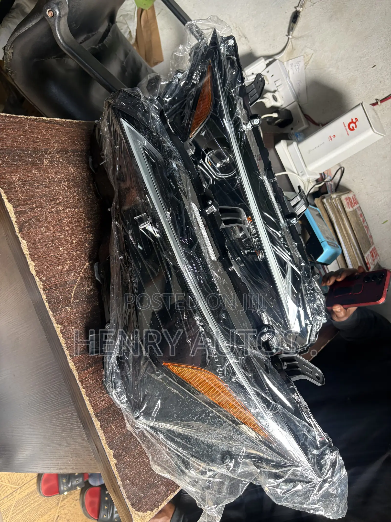 Set Headlights Is 350 2025