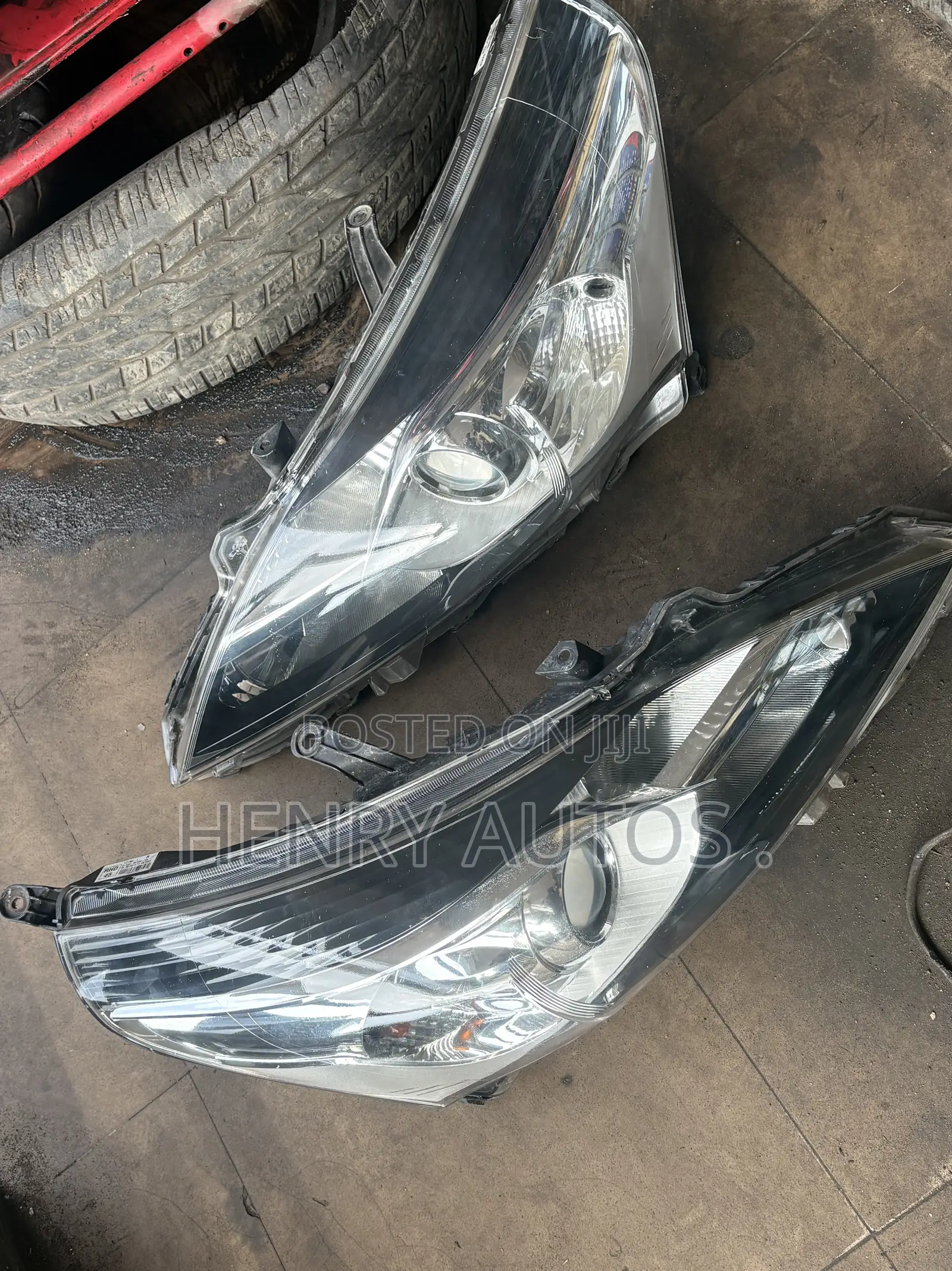 Set Headlamp Corolla Verso 2018