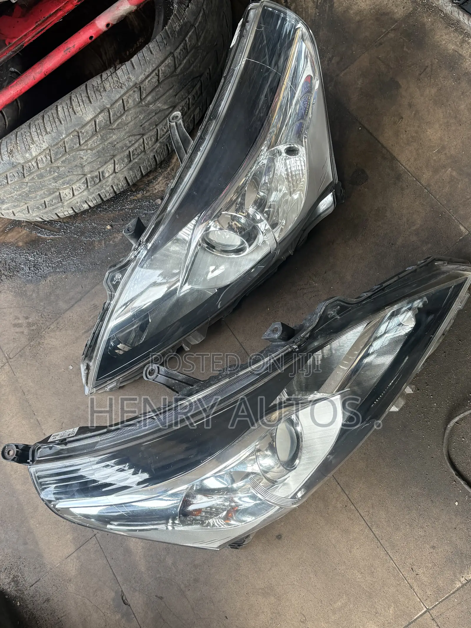 Set Headlamp Corolla Verso 2018