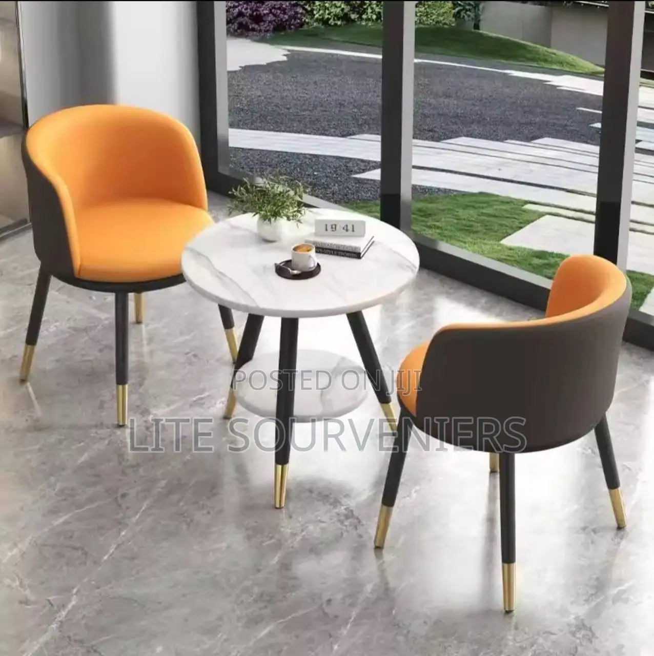 Luxury Face Sitting Table and Chair