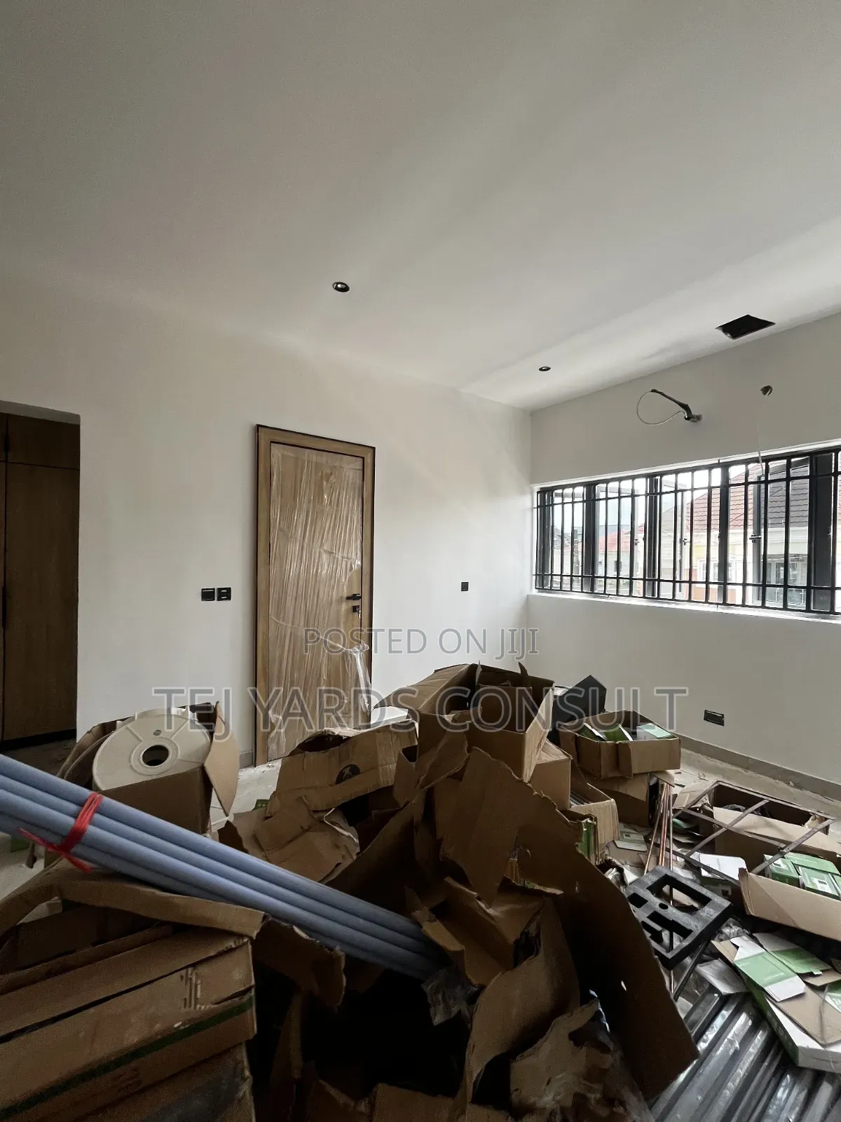 4bdrm Apartment in Adeoye Court, Iseri for sale
