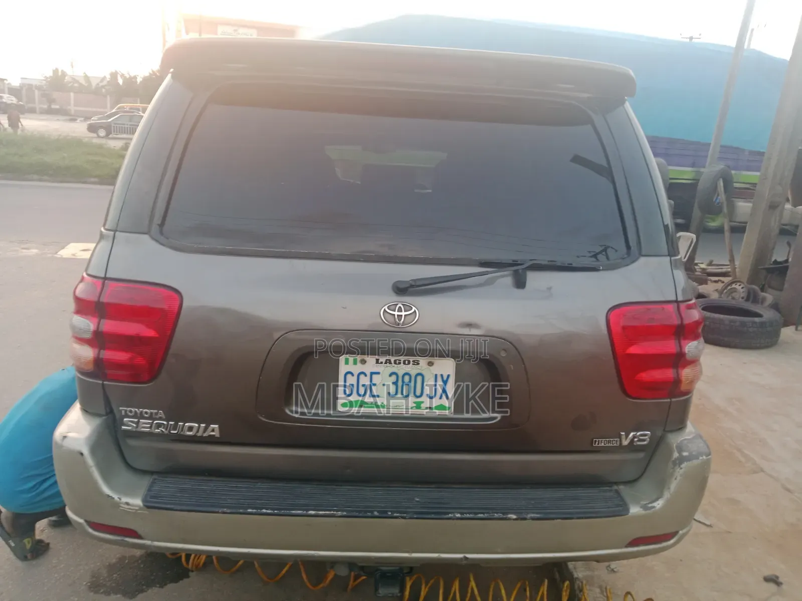 Toyota Sequoia 2004 Gray