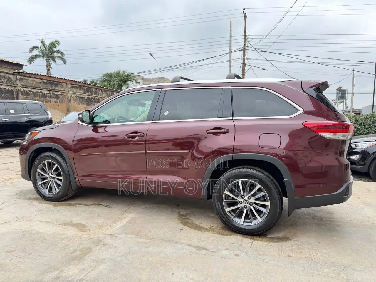 Toyota Highlander XLE 4x4 V6 (3.5L 6cyl 8A) 2018 Burgundy