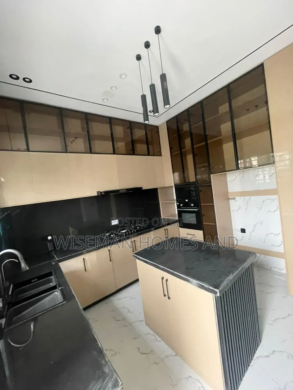 4bdrm Duplex in Shoprite Road for rent