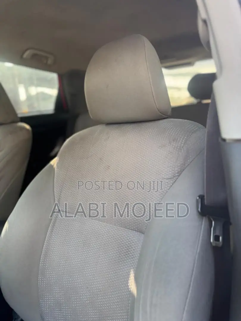 Toyota Matrix Hatchback FWD (1.8L 4cyl 5M) 2010 Red