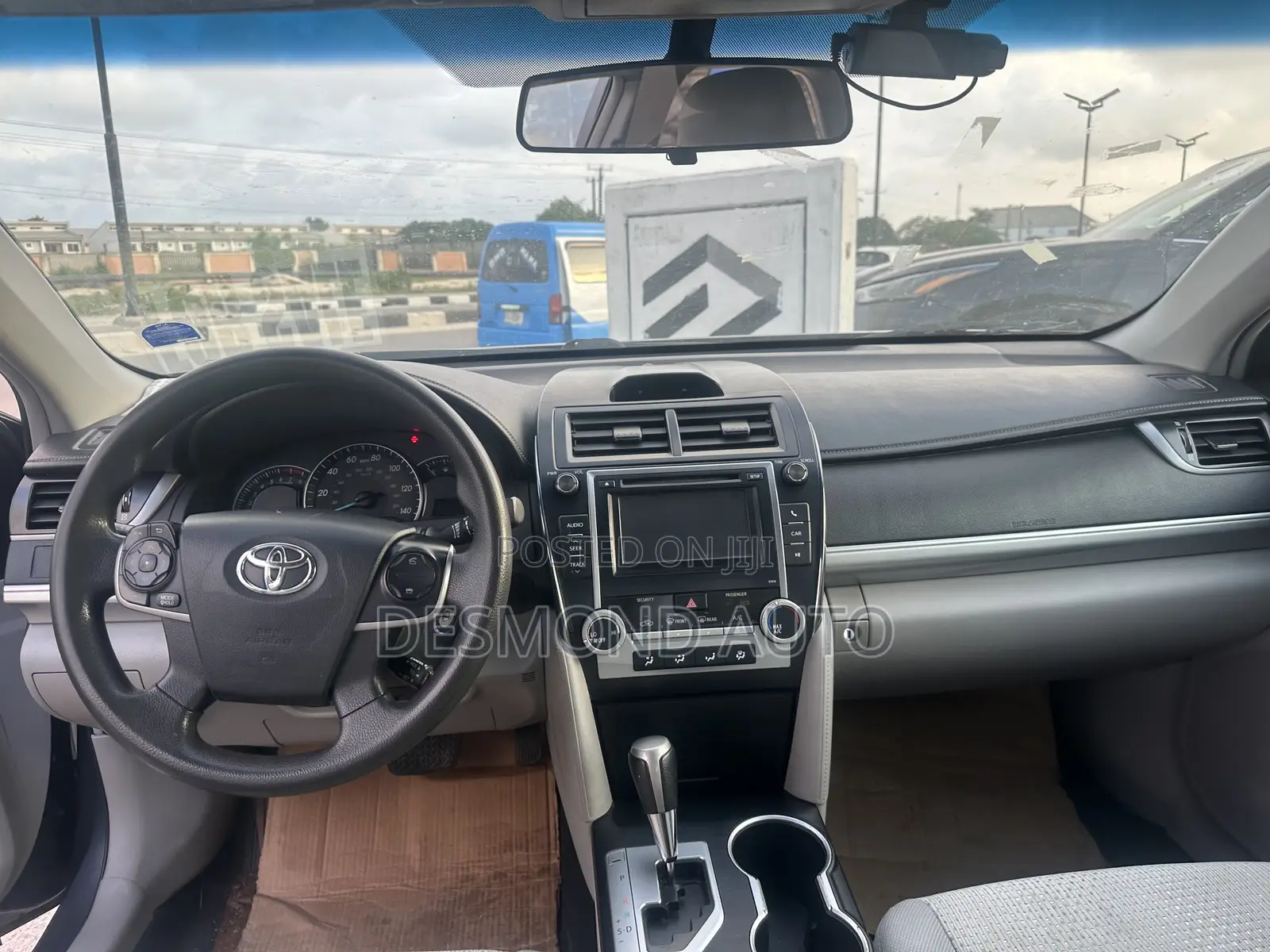 Toyota Camry LE 4dr Sedan (2.5L 4cyl 6A) 2012 Gray
