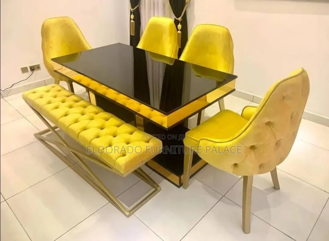 Simple Classic Set of Dinning Set