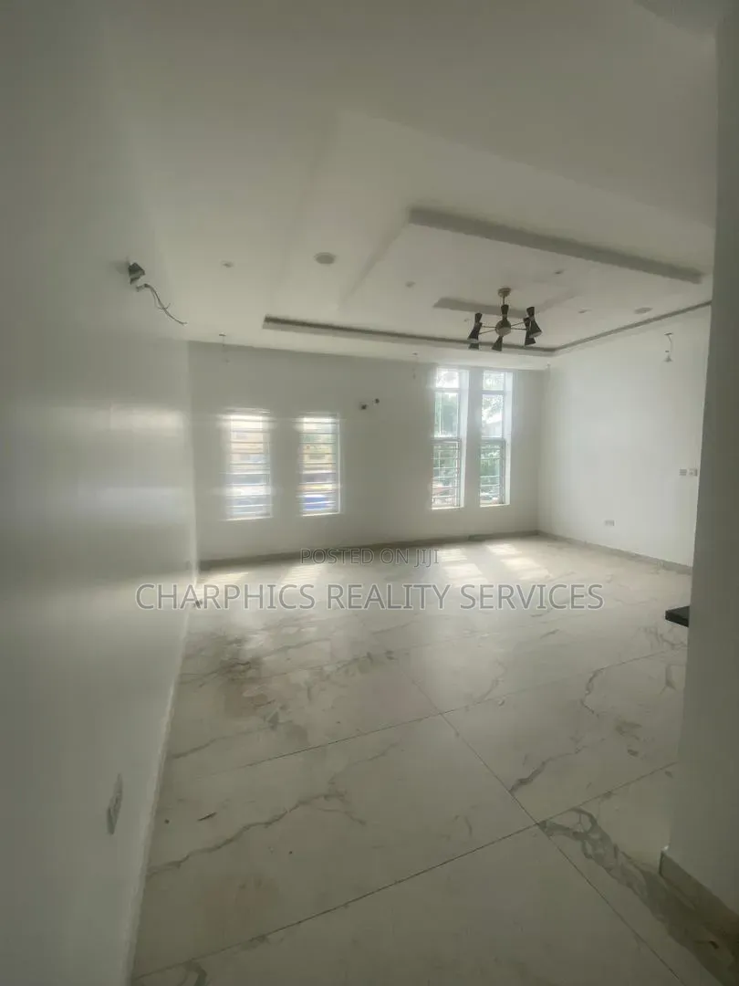 4bdrm Duplex in Ikate for rent