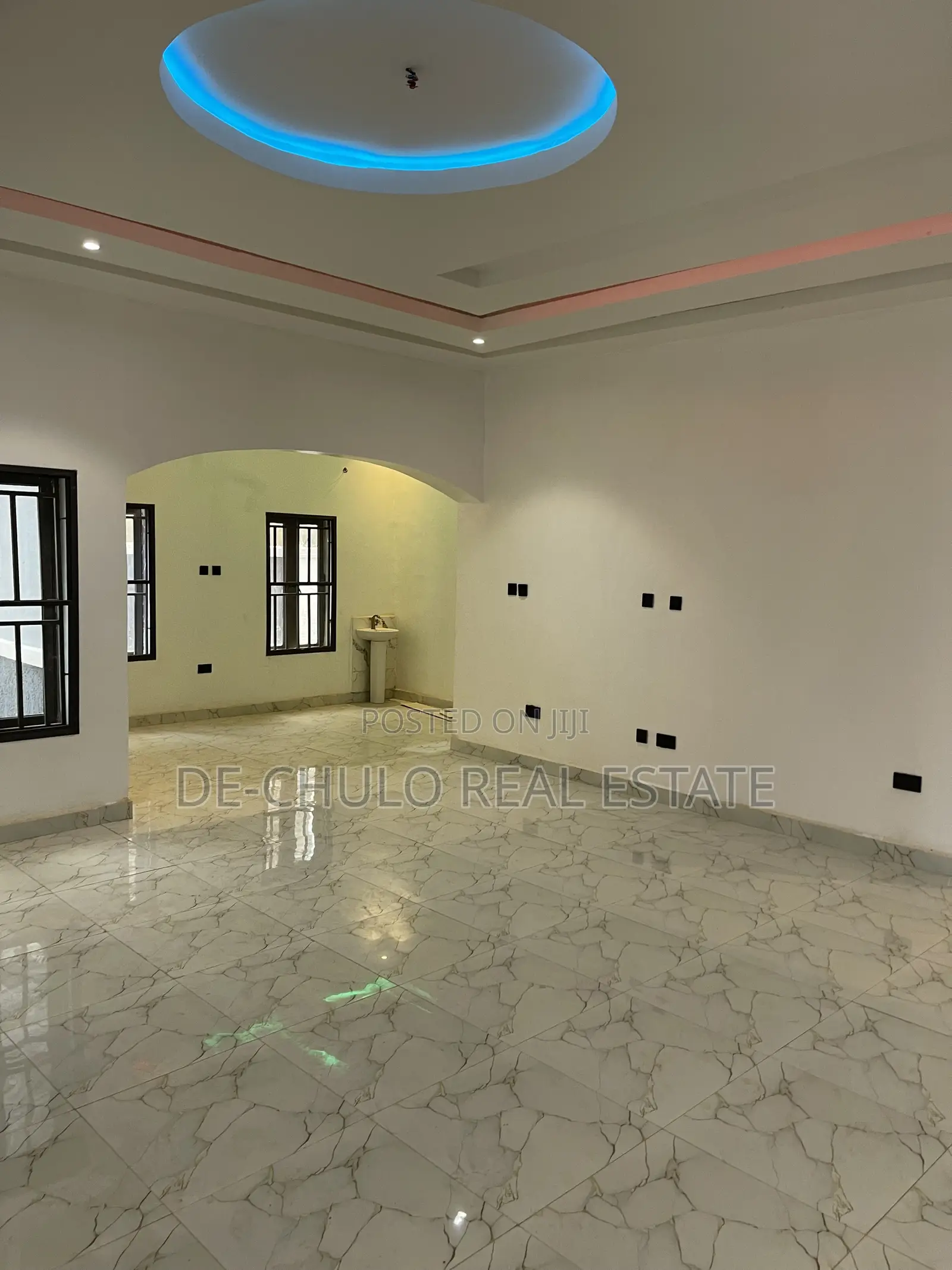 4bdrm Duplex in Supercell Estate, Apo Resettlement for sale
