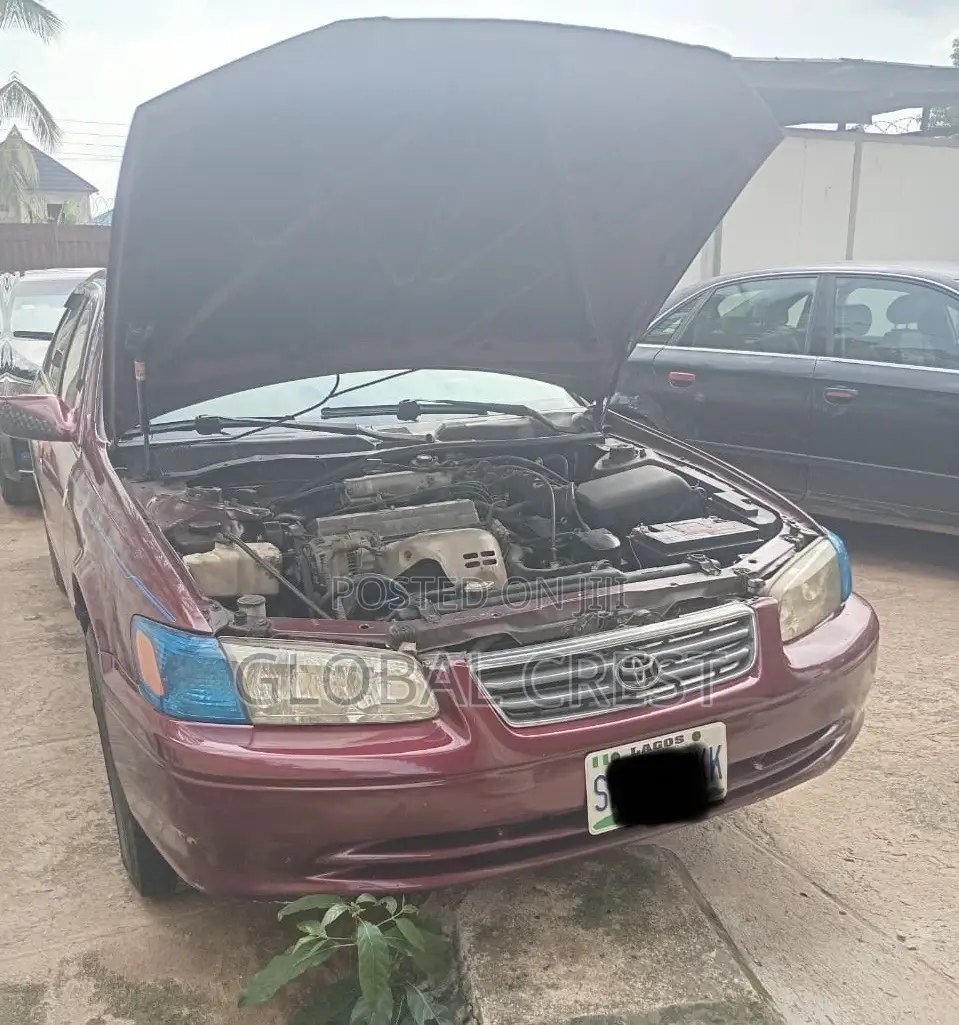 Toyota Camry LE 4dr Sedan (2.2L 4cyl 4A) 2000 Red