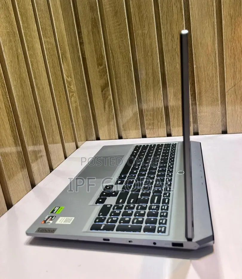 Laptop Lenovo 16GB AMD Ryzen 7 SSD 512GB