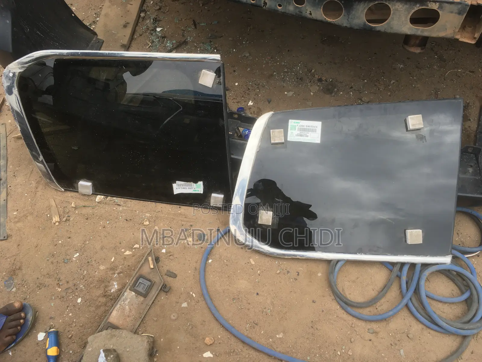 Back Vent Glass With Chrome Land Cruiser 2010-2020