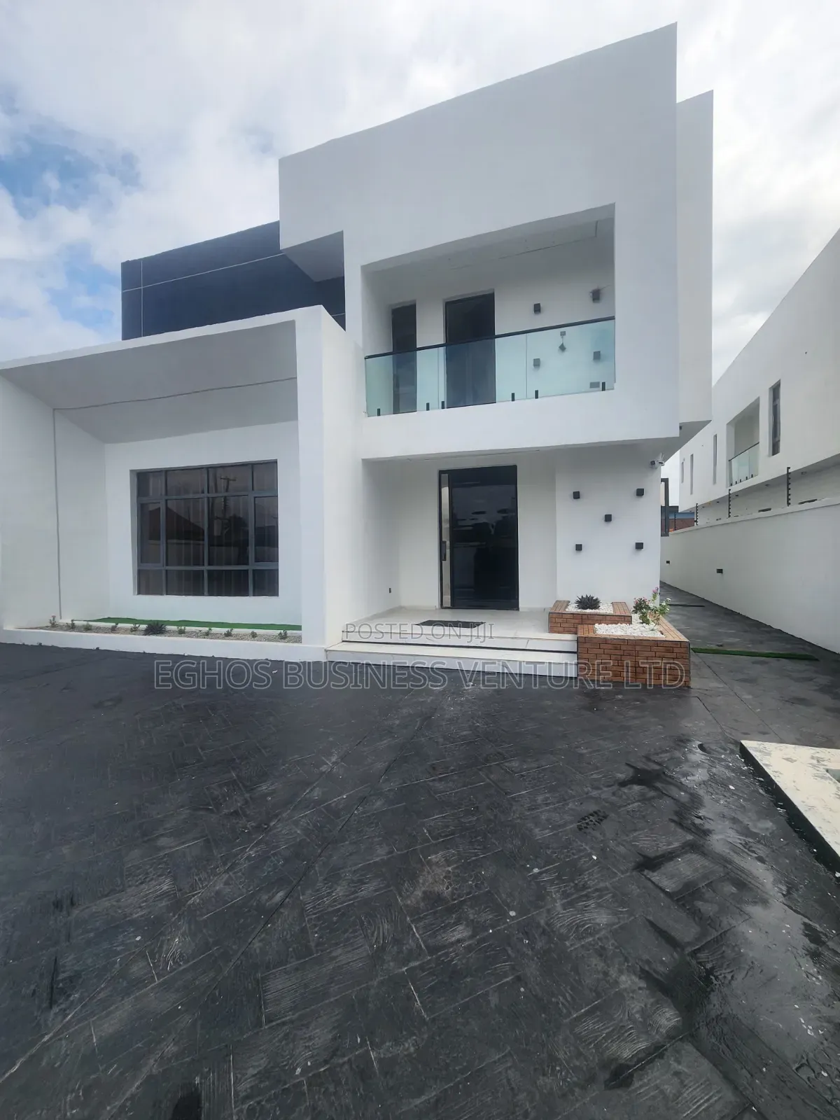 4bdrm Duplex in Akhionbare Gra Benin for sale