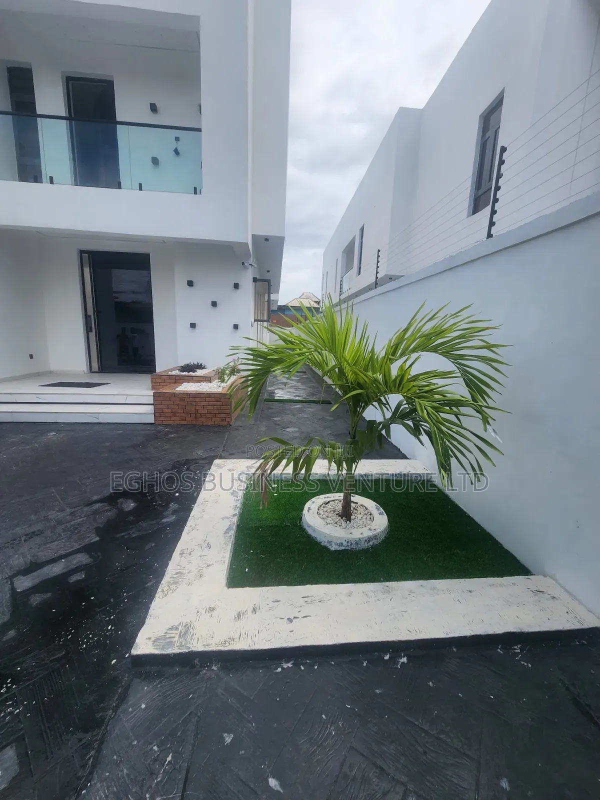 4bdrm Duplex in Akhionbare Gra Benin for sale