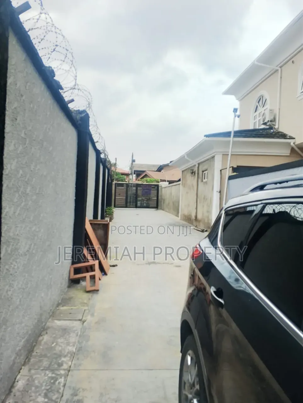 5bdrm Duplex in Omole Estate Phase I, Berger for sale