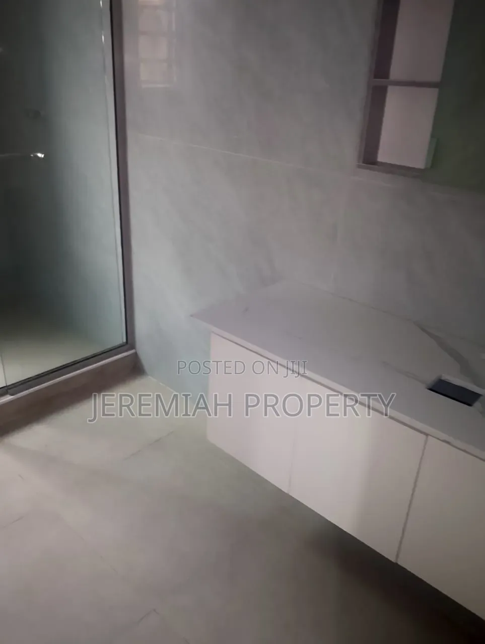 5bdrm Duplex in Omole Estate Phase I, Berger for sale