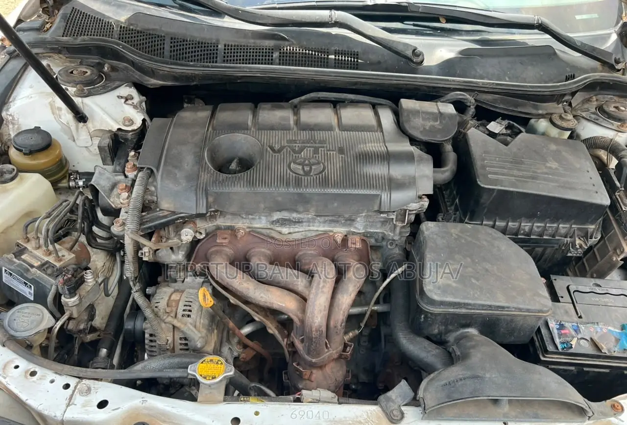 Toyota Camry LE 4dr Sedan (2.5L 4cyl 6AM) 2010 White