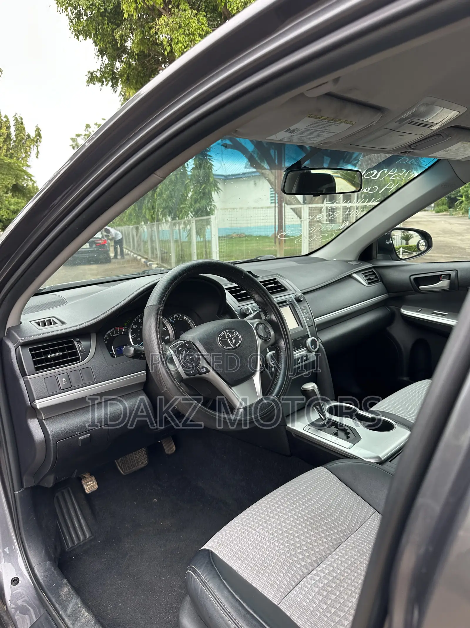 Toyota Camry SE Sport 4dr Sedan (2.5L 4cyl 6A) 2014 Gray