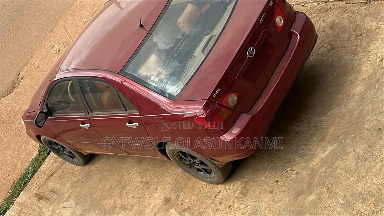 Toyota Corolla 2004 Red