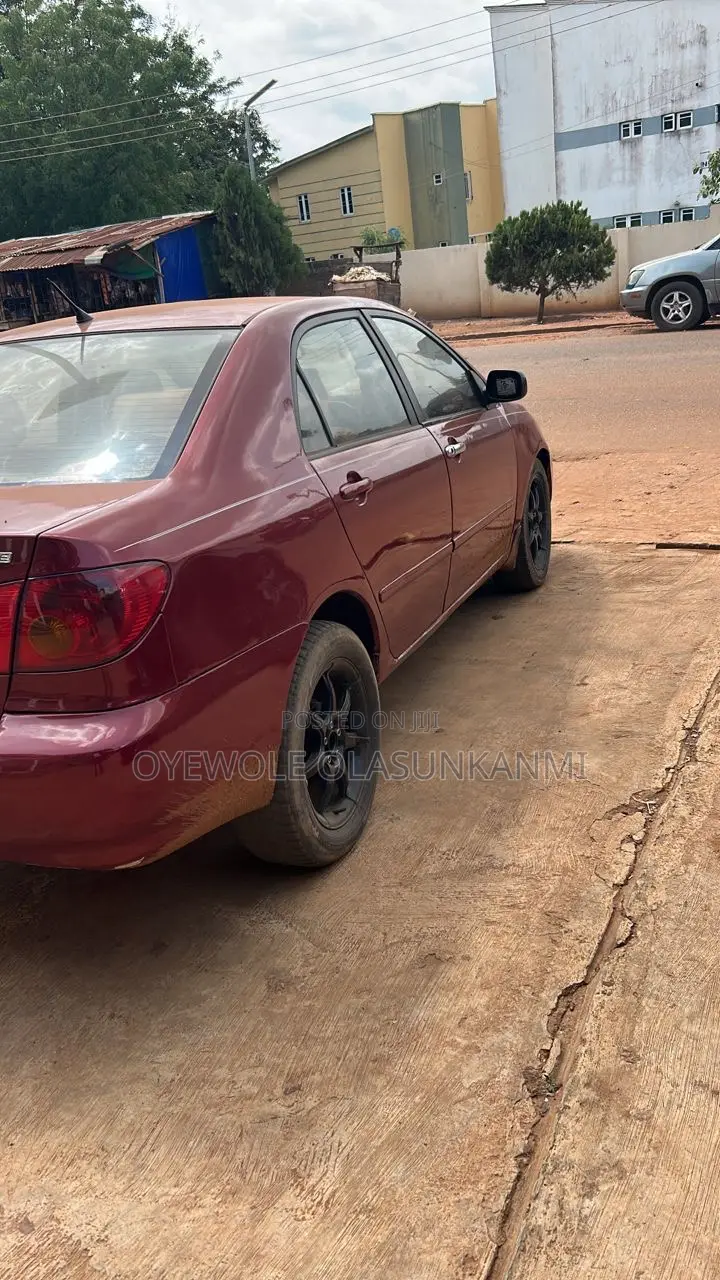 Toyota Corolla 2004 Red