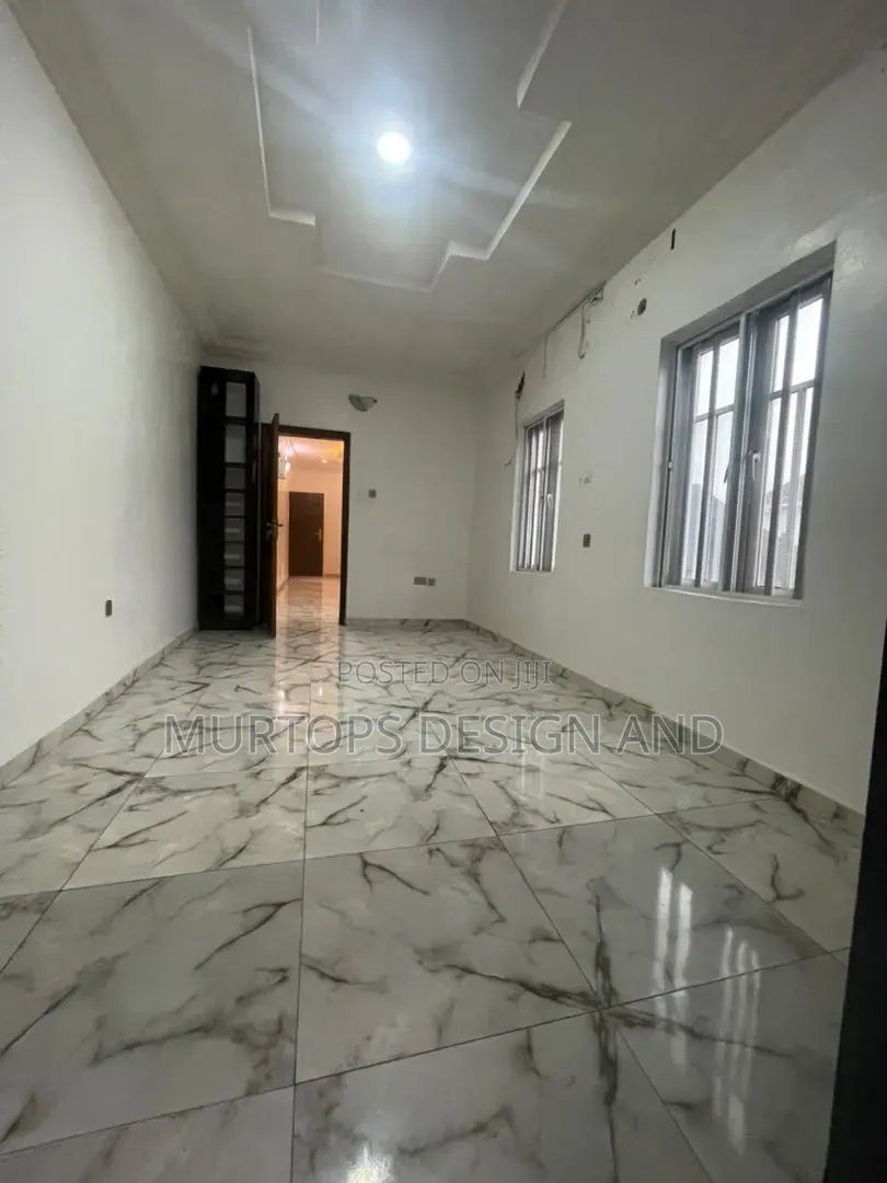 Mini Flat in Lekki Phase 1 for rent