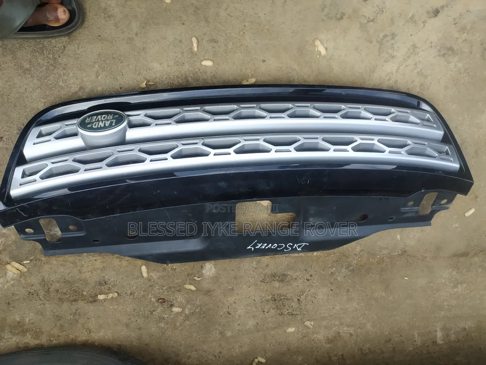 Land Rover Discovery Front Grille 2018 /2022