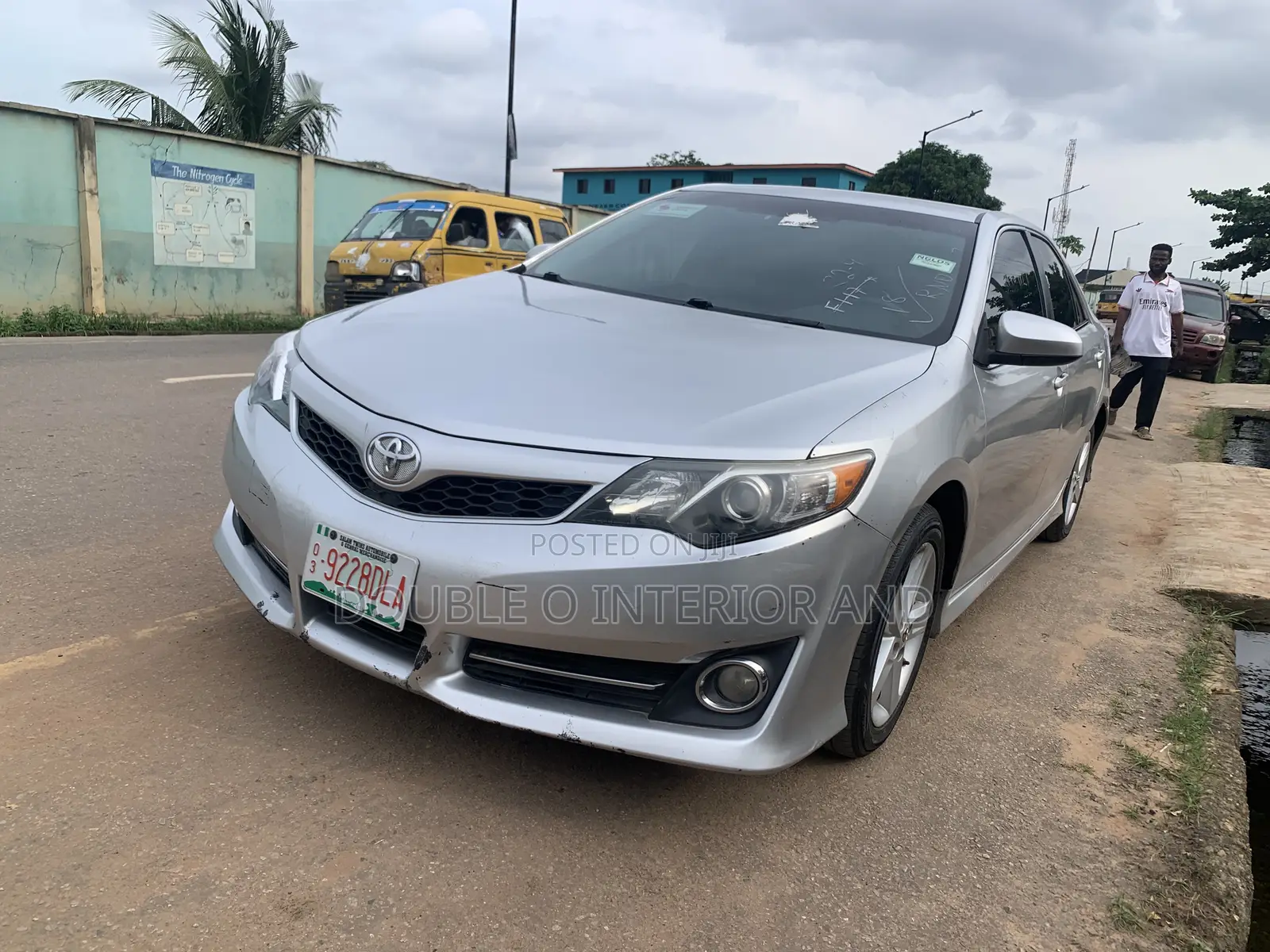 Toyota Camry LE 4dr Sedan (2.5L 4cyl 6A) 2013 Silver