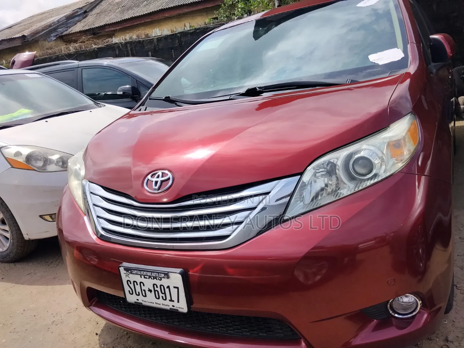 Toyota Sienna 2012 Red