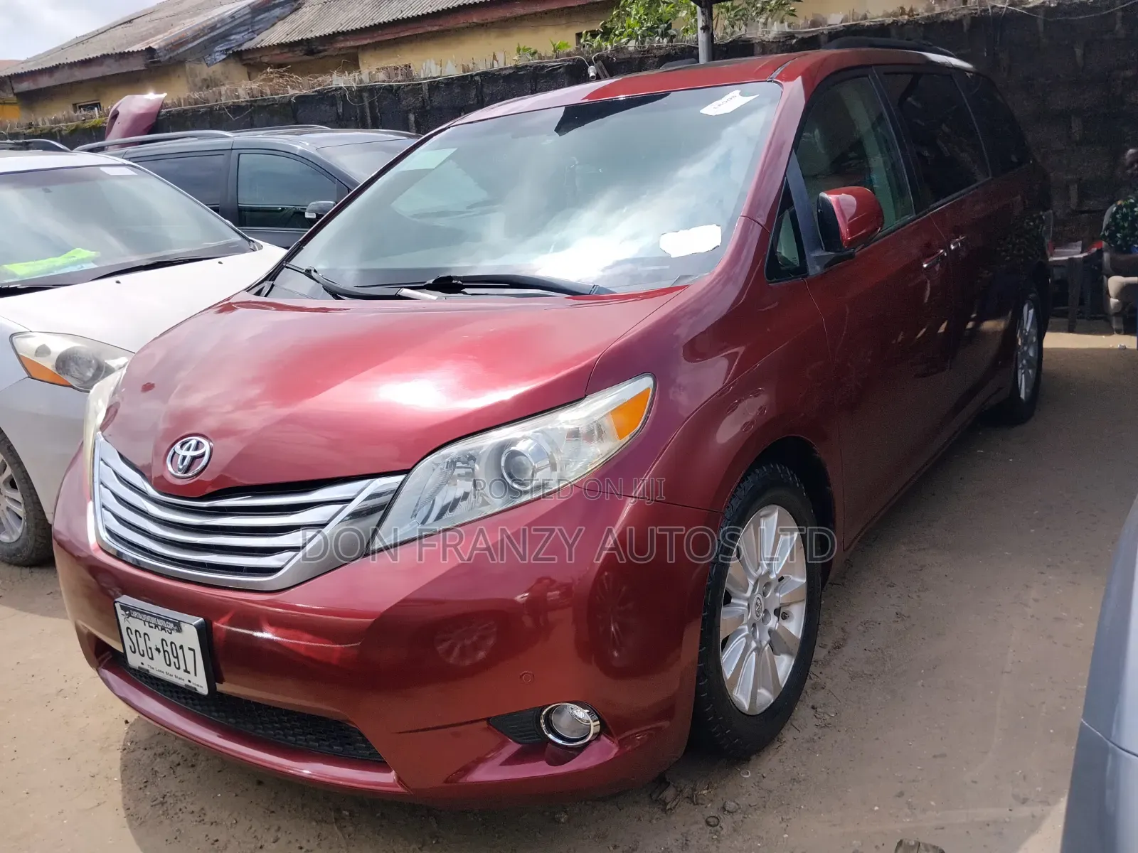 Toyota Sienna 2012 Red