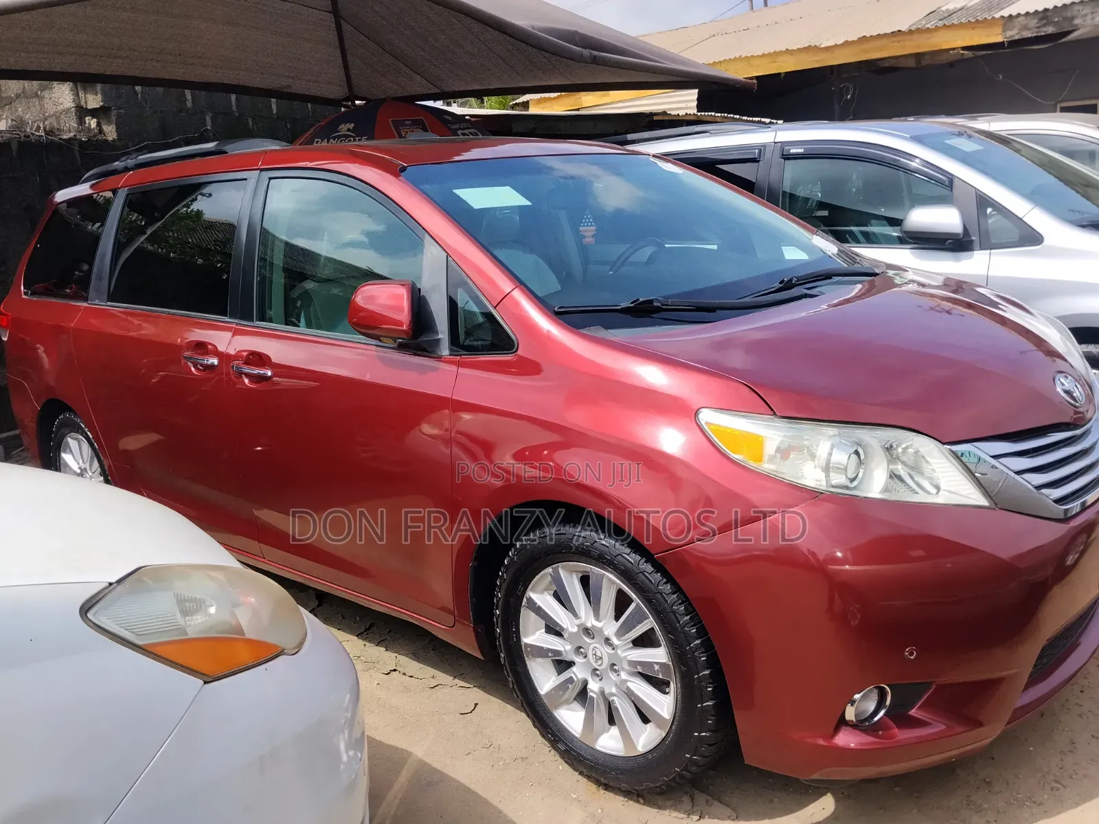 Toyota Sienna 2012 Red