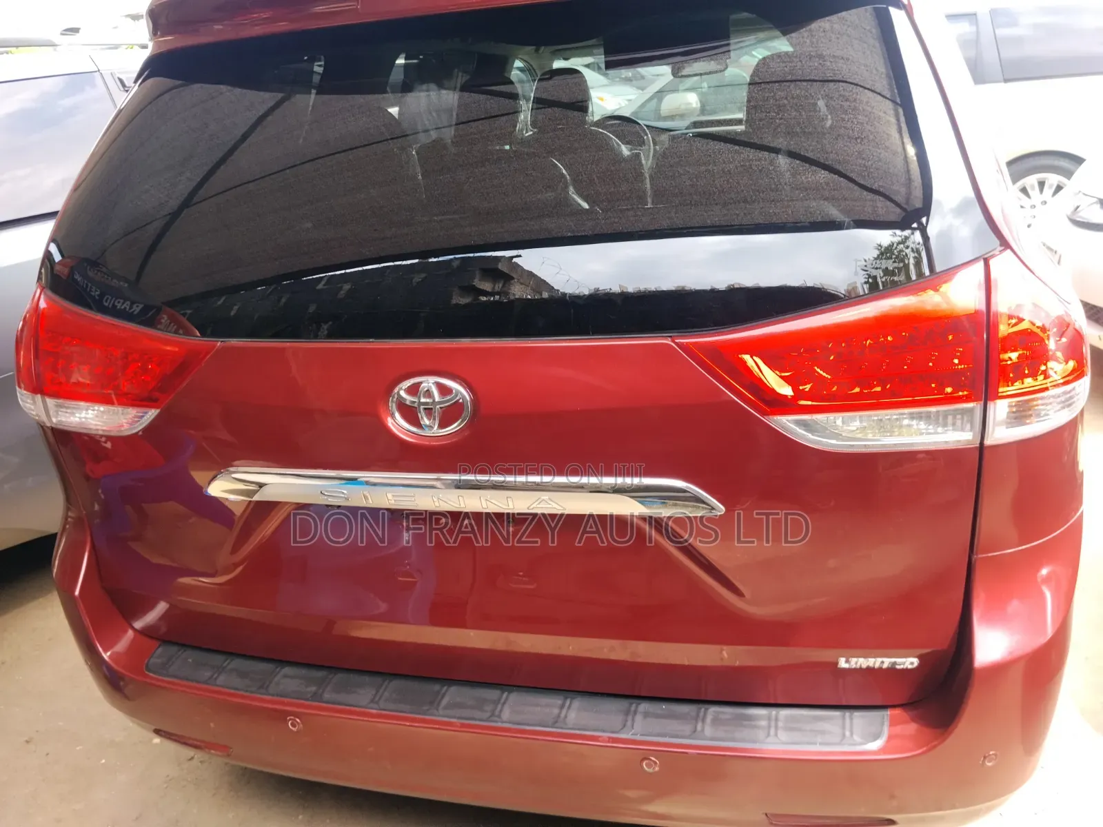 Toyota Sienna 2012 Red