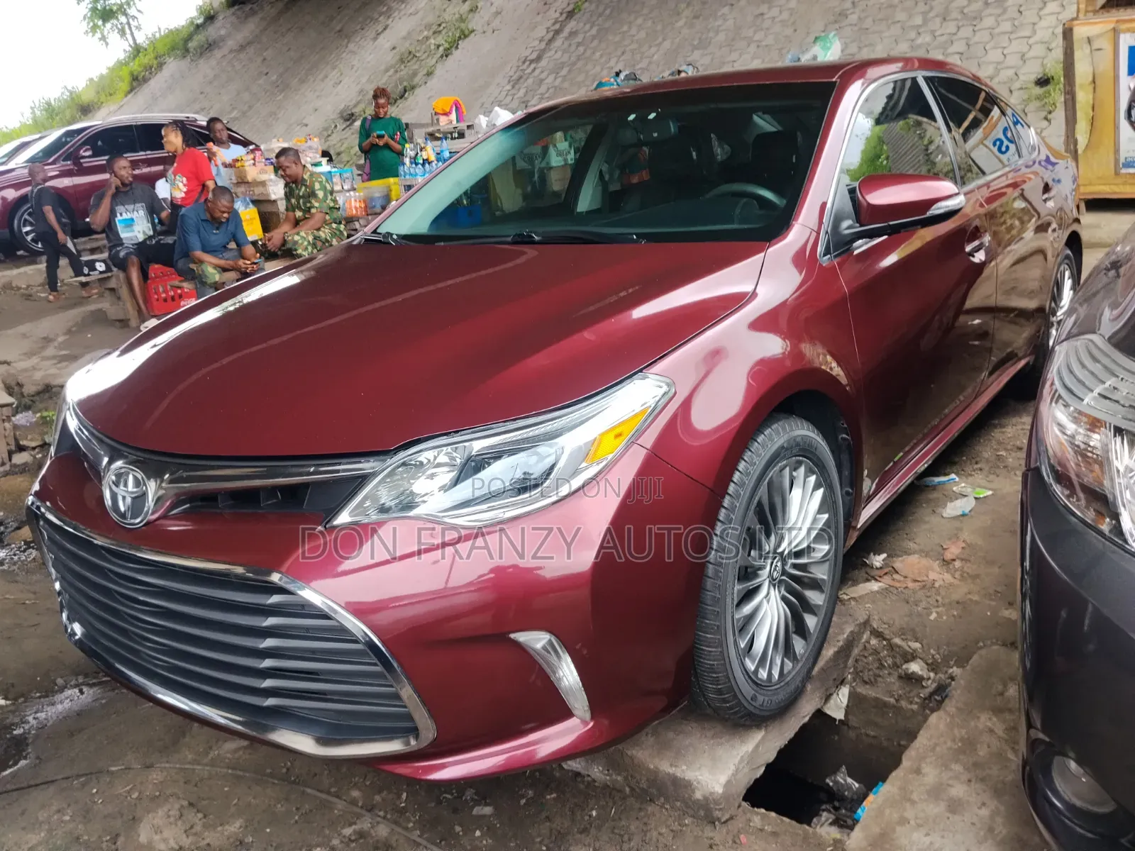 Toyota Avalon Limited Sedan FWD (3.5L 6cyl 6A) 2017 Red