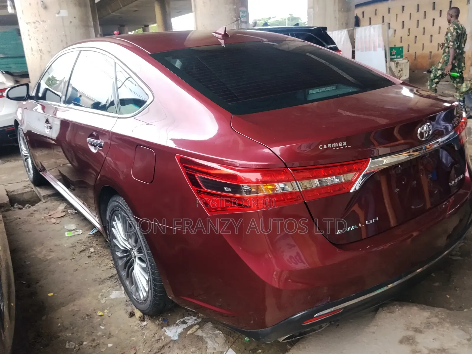 Toyota Avalon Limited Sedan FWD (3.5L 6cyl 6A) 2017 Red