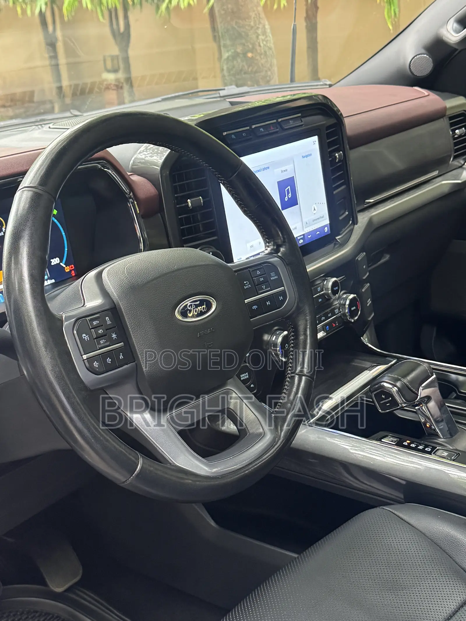 Ford F-150 LARIAT 2023 White