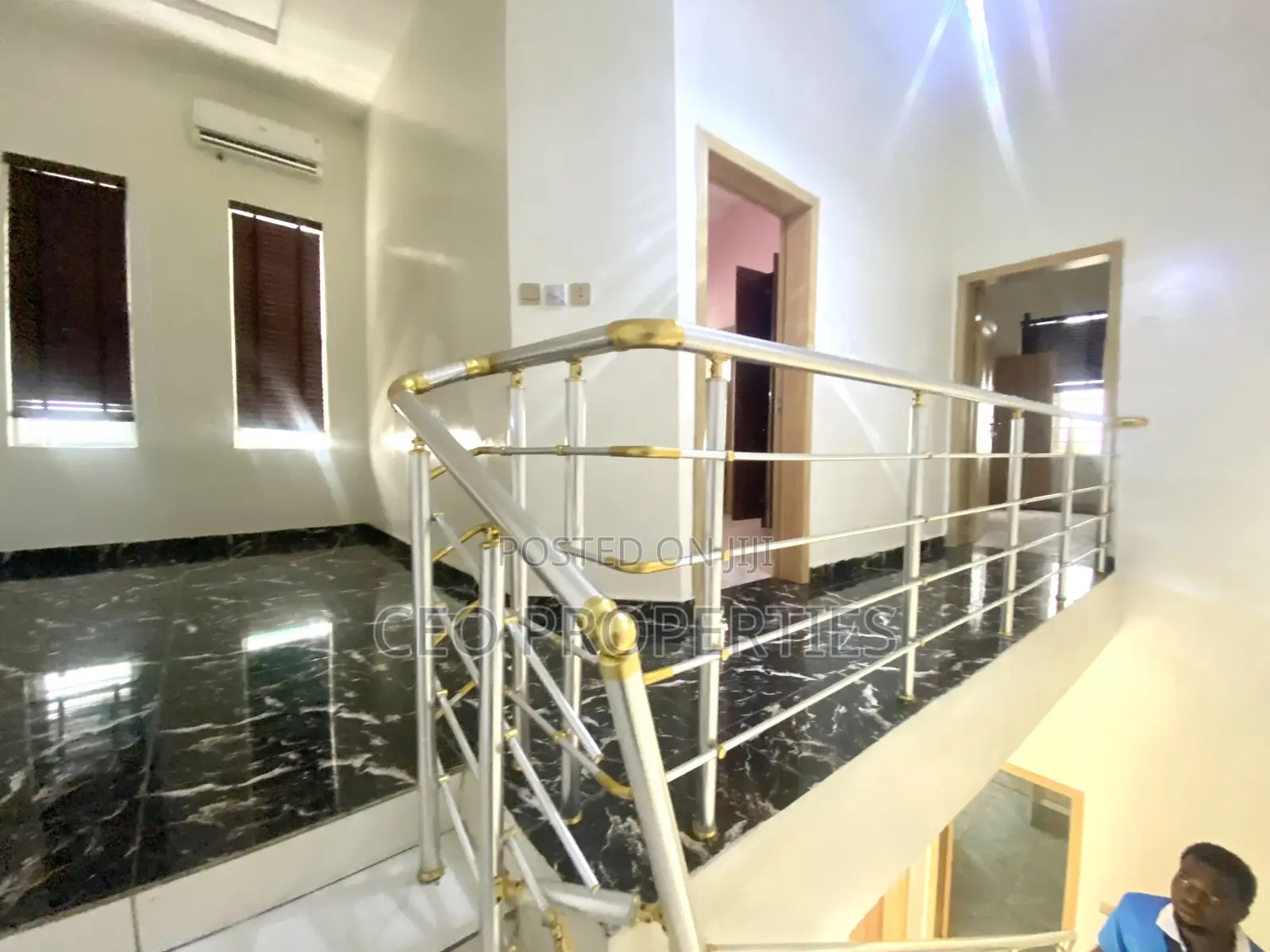 4bdrm Duplex in Chevron/Eleganza for rent