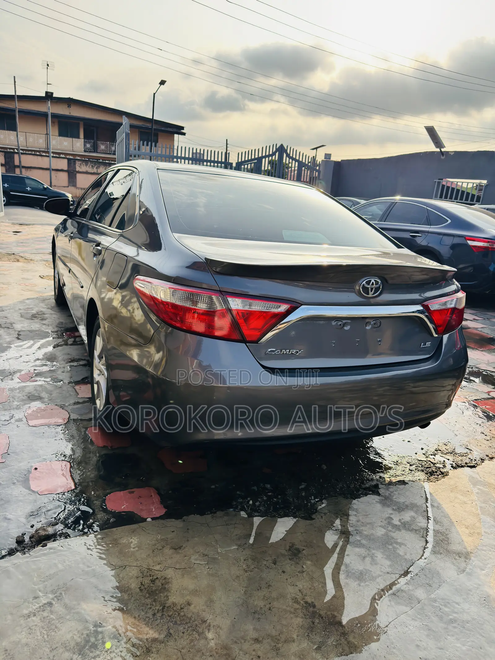 Toyota Camry LE 4dr Sedan (2.5L 4cyl 6A) 2016 Gray