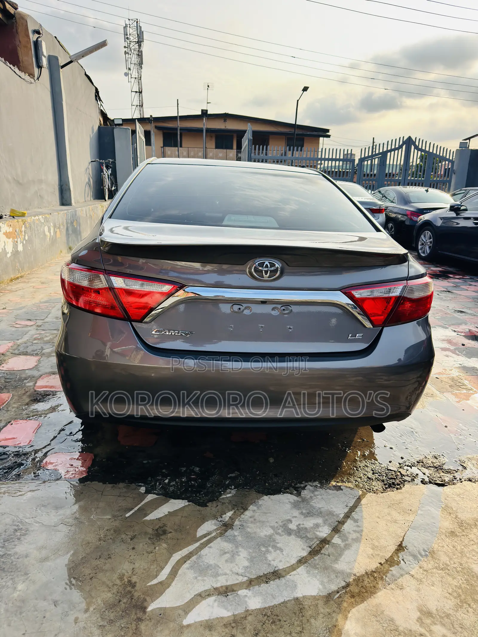 Toyota Camry LE 4dr Sedan (2.5L 4cyl 6A) 2016 Gray