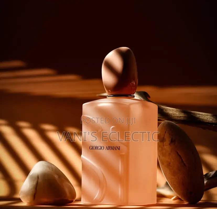 Giorgio Armani Si Nude Bloom Perfume
