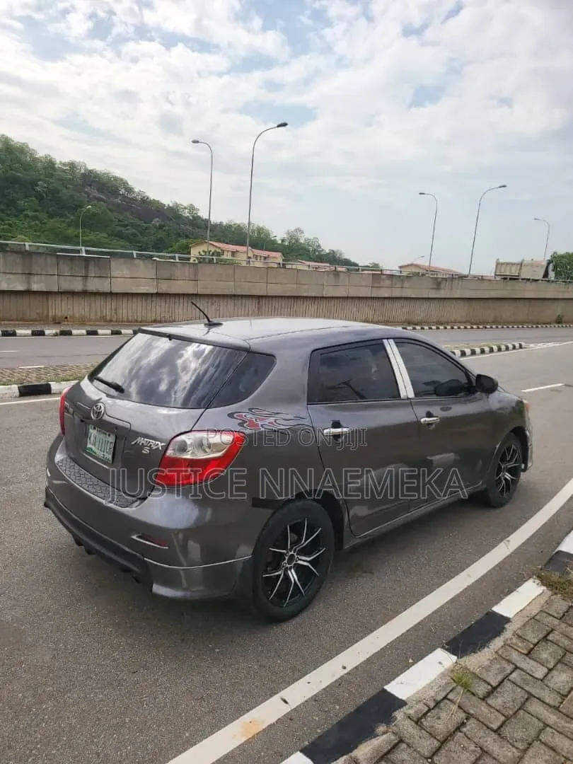 Toyota Matrix 2010 Gray