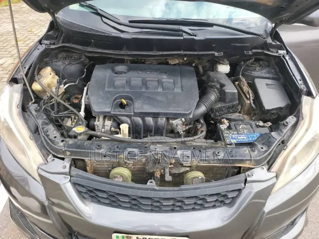 Toyota Matrix 2010 Gray